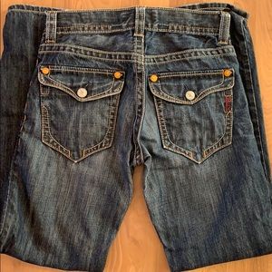 Men’s dark wash jean